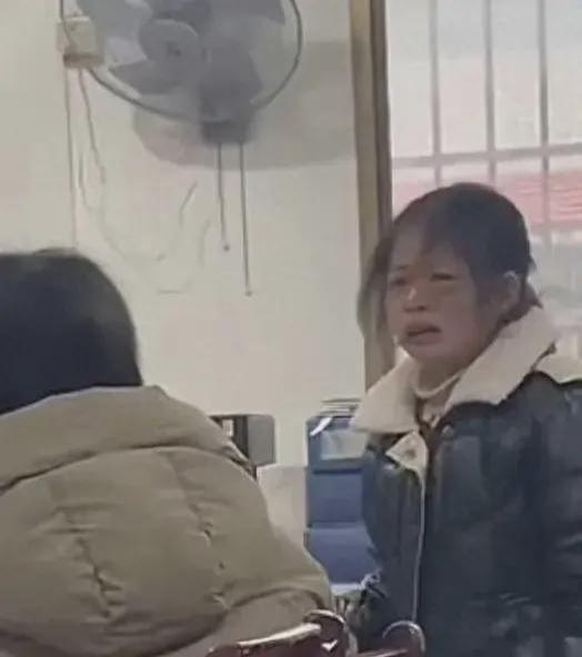 两位老师吃瓜视频,两位老师共赏吃瓜视频的欢乐时光