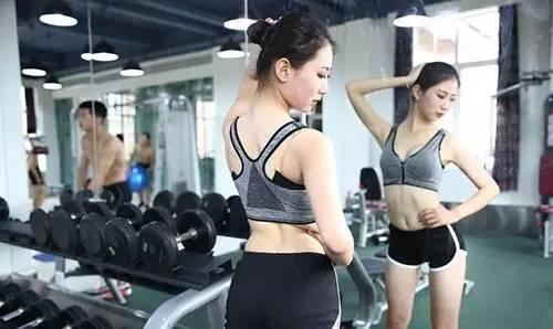 健身房女的吃瓜事件视频,真相与争议的漩涡