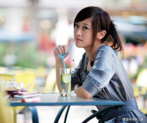 美女回娘家吃瓜视频播放,视频播放引发网友热议